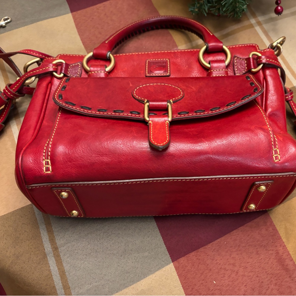 Lovely Dooney & Bourke handbag.